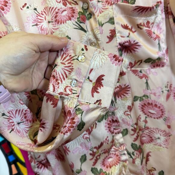 SHEIN, Floral Silky Long Sleeve Blouse. Size Medium. Good used condition! - Picture 2 of 7
